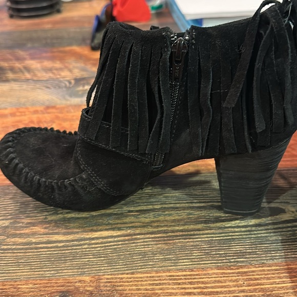 Suede leather tasseled black Born Booties 7 1/2 worn a few times only - Picture 4 of 7